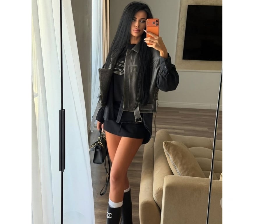 Escorts Essex Basildon - Photos for Alexandra — Sophisticated & Discreet