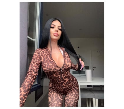 Escorts Chester Cheshire West and Chester - Photos for Gabriela — Warm, Elegant & Friendly