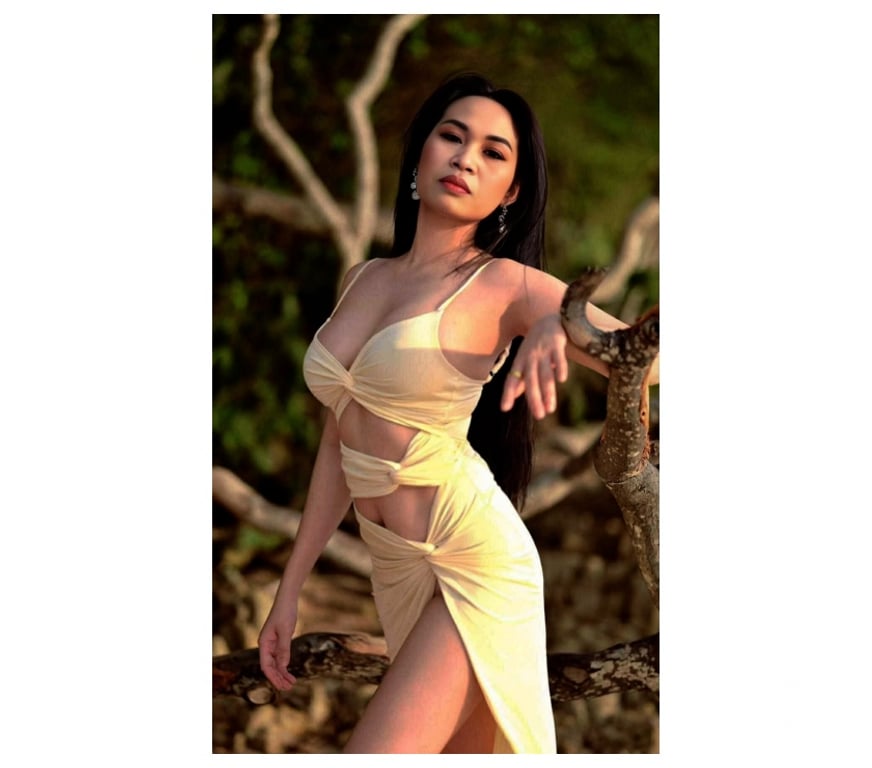 Escorts Essex Chelmsford - Photos for Asian Beauty – Elegant, Charming & Discreet