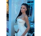 Valeria — Elegant & Naturally Confident