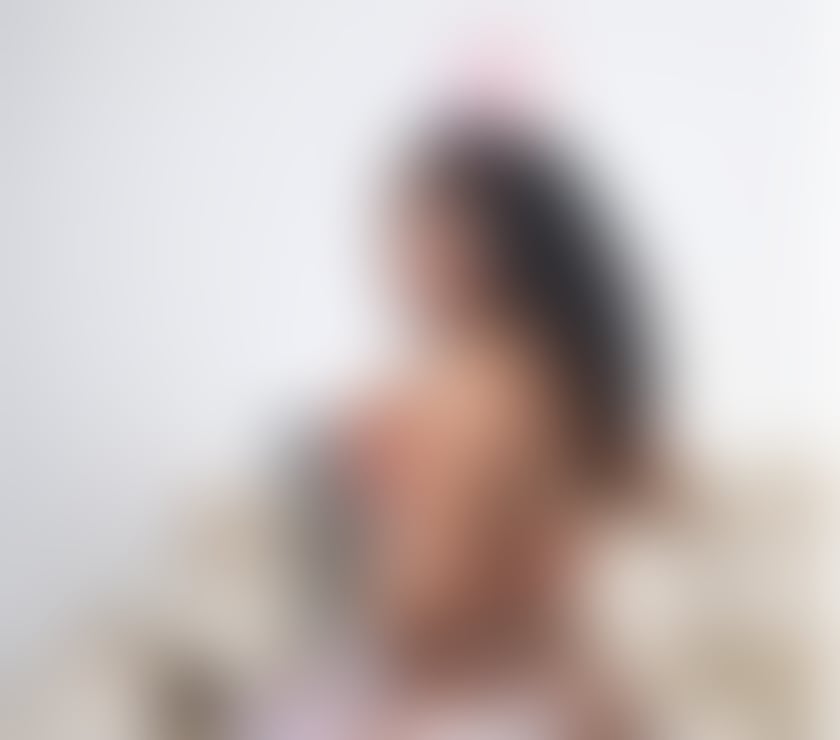 Escorts Hampshire Rushmoor - Photos for Naughty Colombian transsexual completes huge endowment