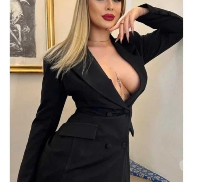 Escorts Kent Tunbridge Wells - Photos for SWEET AND NAUGHTY🥰PARTY 🥂OUTCALL ONLY