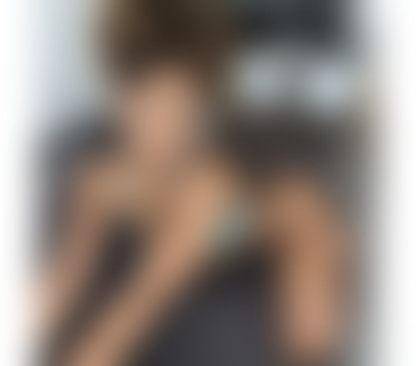 Woking Town Centre - Woking — HOT WOMAN WITH BIG BREASTS😍 BRAZILIAN BRUNETTE🙈😍