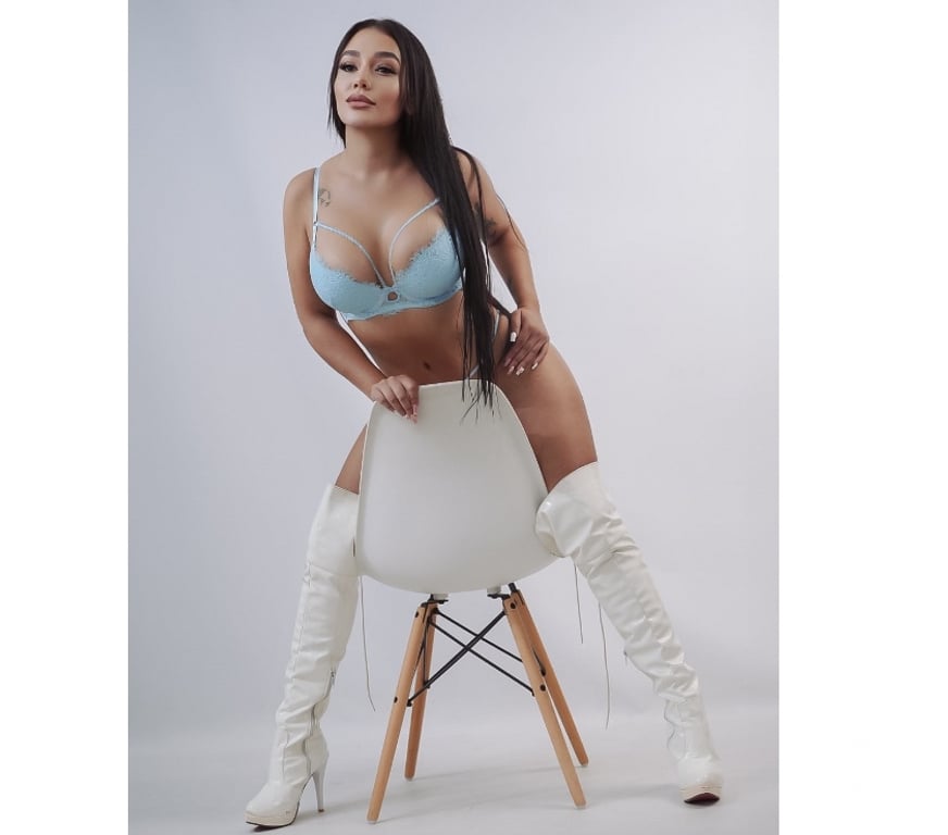 Escorts Merseyside Liverpool - Photos for HOT 🔥🔥 SEXY 💋💋 CRYSTAL 🇨🇴🇨🇴