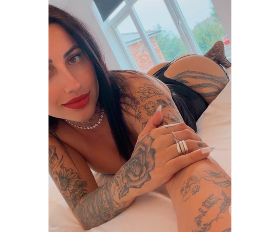 Escorts West Midlands Birmingham - Photos for Spice Brunet party