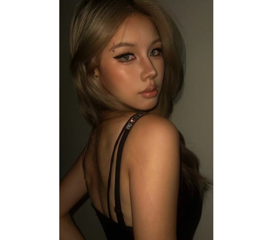 Escorts Cheshire East Crewe - Cheshire East - Photos for Hot South Korean girl