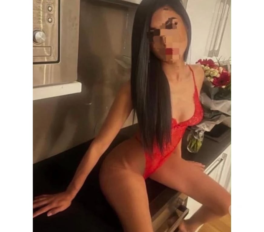 Escorts Suffolk West Suffolk - Photos for Naughty brunette 🔥full&best service😛first time in tow