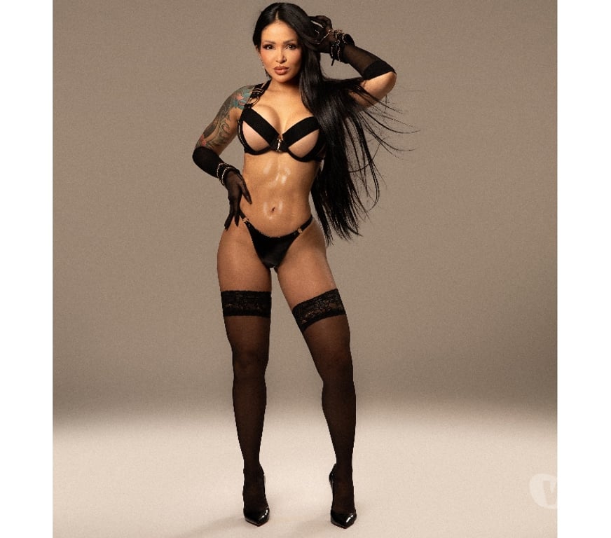Escorts Renfrewshire Paisley - Renfrewshire - Photos for Giuliana PARTY GIRL GFE REAL PHOTO 100%