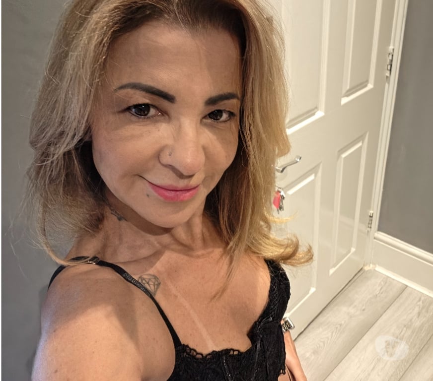 Escorts South East London Bromley - Photos for Petite Brazilian
