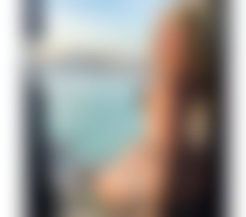 Escorts East London Canary Wharf - DLR Station - East London - Photos for ✨SEXY BLONDE PETITE ✨ BRAZILIAN PARTY GIRL 🎉