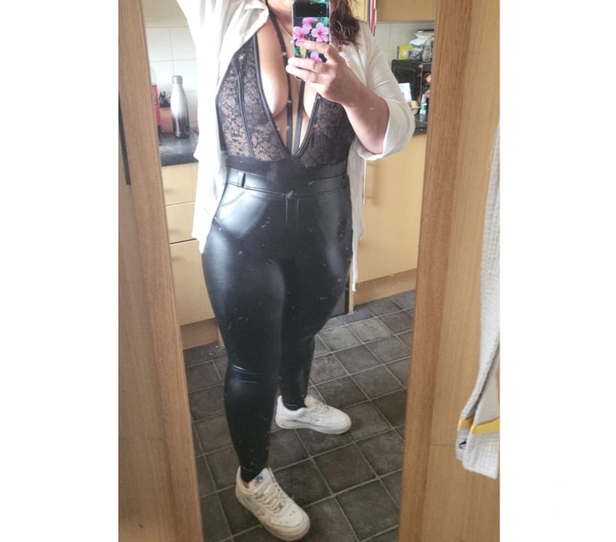 Escorts Wiltshire Chippenham - Wiltshire - Photos for 💞 Horny 💞 Busty 💞 Married 💞 Milf 💞