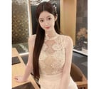 A sweet lady with good service, experienced skills