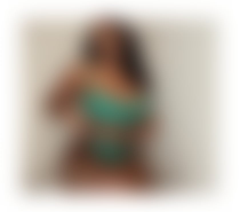 Elephant & Castle Station - South East London — SEXY AND SWEET GIRL IN YOUR TOWN