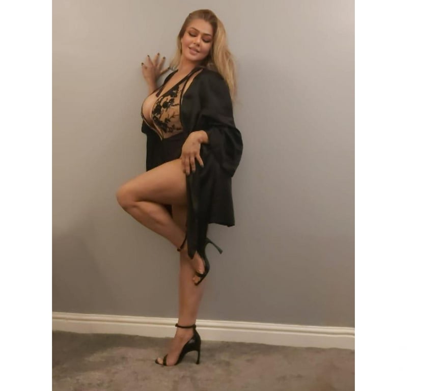 Escorts Greater Manchester Bolton - Photos for COLOMBIAN LOLA HOT NEW IN TOWN