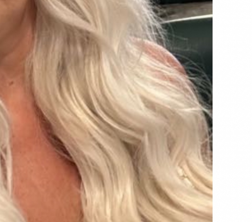 Escorts Hull Hull City Centre - Hull - Photos for 45 year Stunning curvy blonde NEW