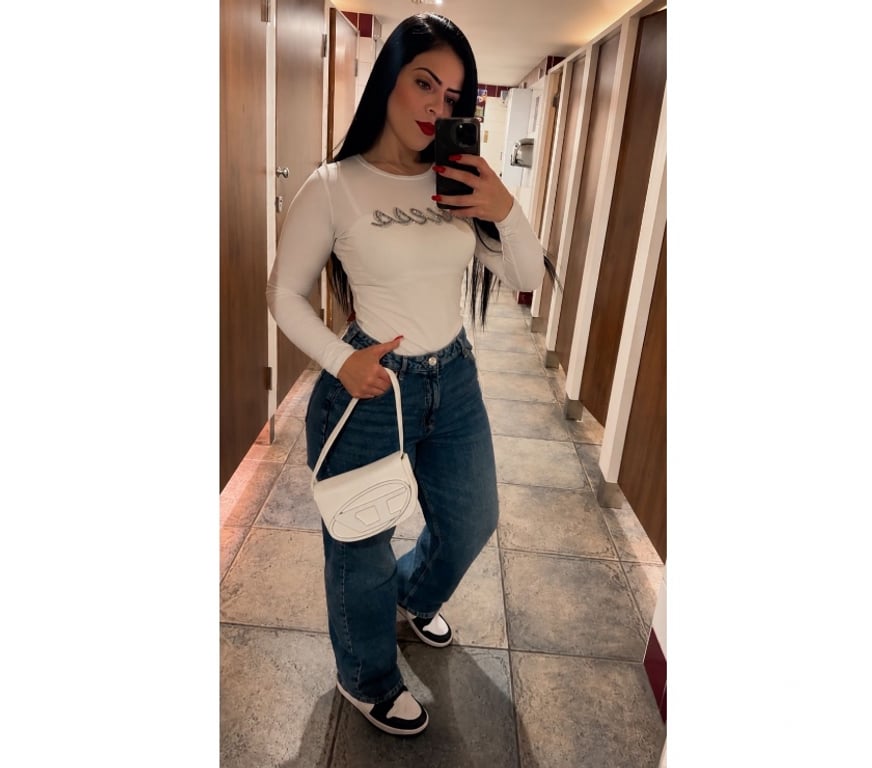 Escorts Bedfordshire Luton - Photos for BIG ASS ~YOUR GFE✨STUNNING LATIN~PARTY GIRL🔥