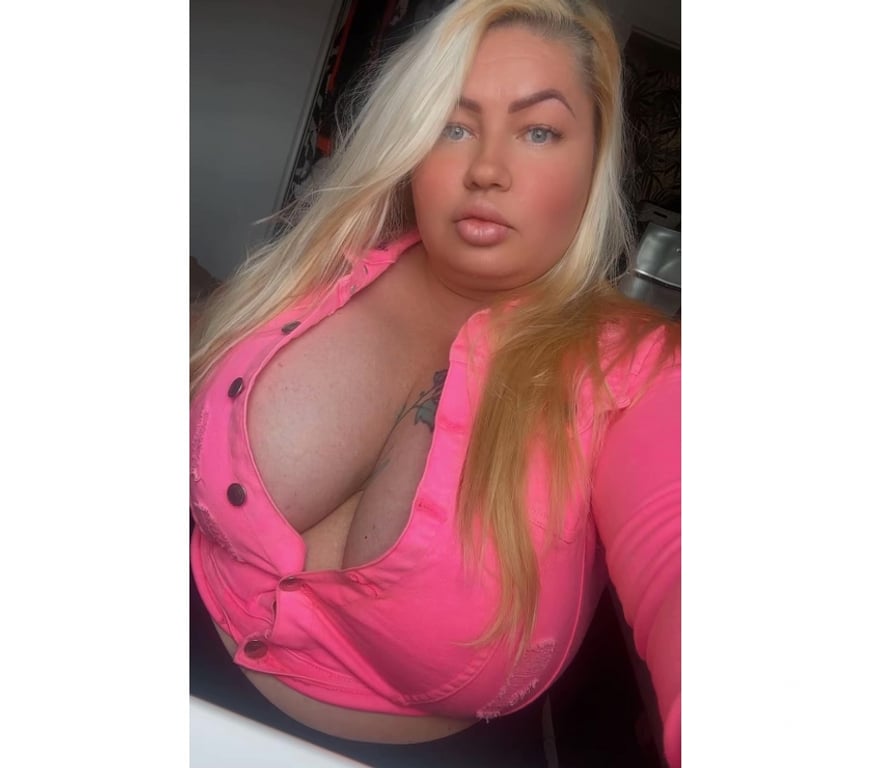 Escorts Hertfordshire Welwyn Hatfield - Photos for Maggie 😻🙋🏼‍♀️💯Real Busty Milf Hatfield