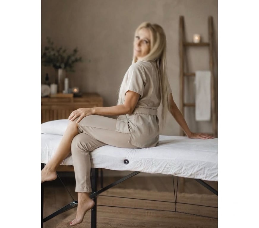 Escorts West Midlands Birmingham - Photos for Lomi massage Lady💋Please send me a message. I work a lot,