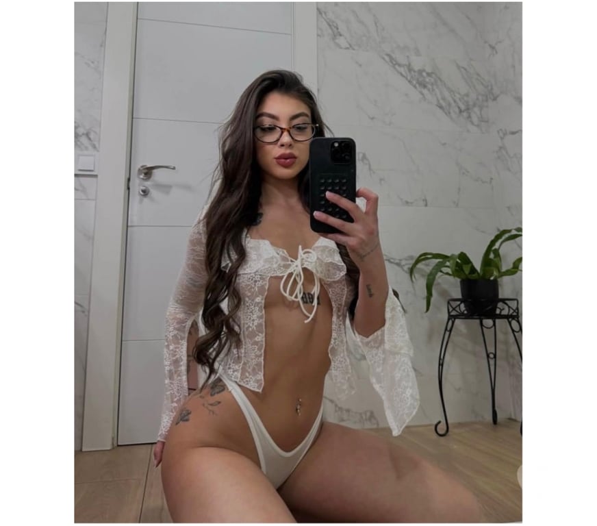 Escorts West London Hounslow - Photos for HOTTEST GIRL🔥LATINA LUXURY COMPANION🍒NICE OUTFITS