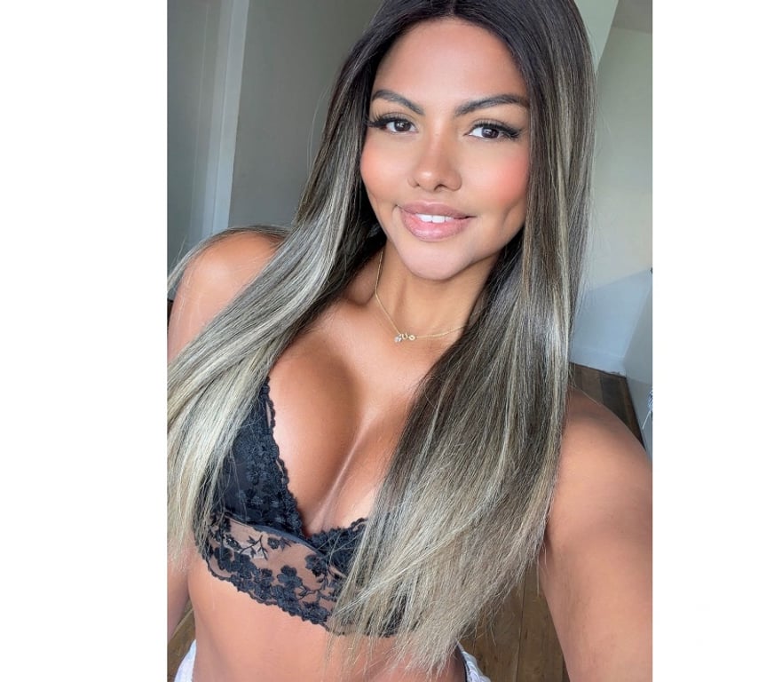 Escorts South West London Brixton - South West London - Photos for Beatriz, a Brazilian 🇧🇷girl with a BIG Butt.🍑