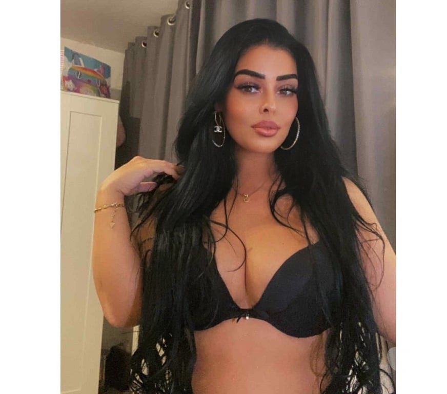 Escorts North West London Wembley Park - North West London - Photos for 🍯HONEY ZAFIRA🍯PARTY GIRL🥂💦🍫