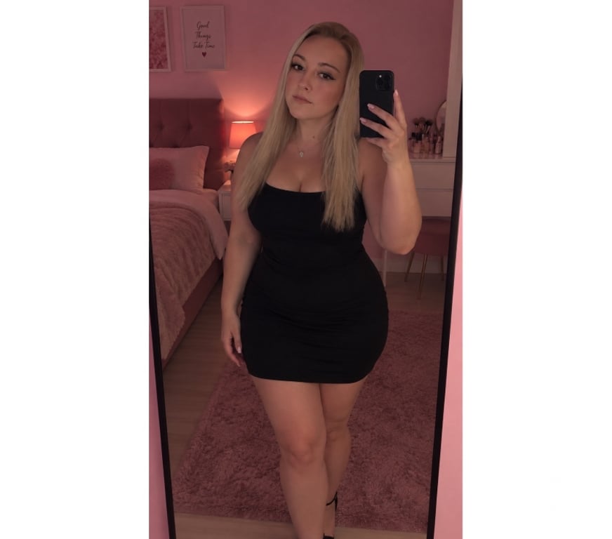 Escorts West Yorkshire Leeds - Photos for Kristine 🍑best blonde in town party girl🥂