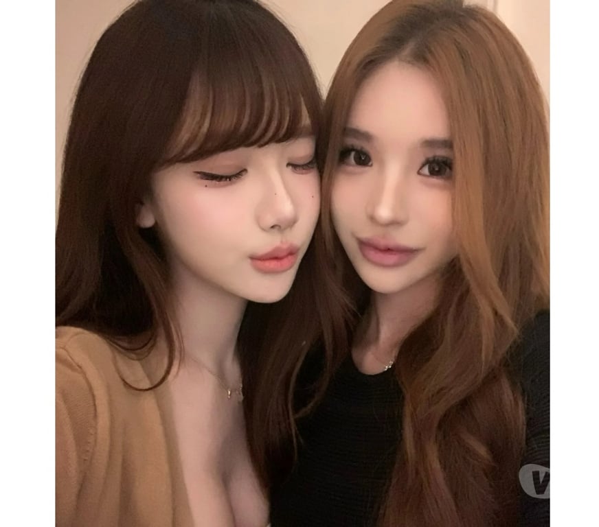 Escorts Edinburgh Colinton - Edinburgh - Photos for NEW Asian 4 Hand Massage Double Girls Kissing