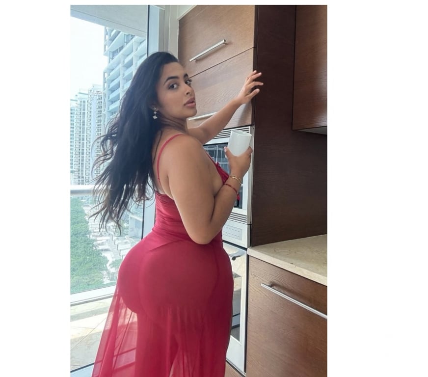 Escorts West London Hillingdon - Photos for Sexy and swety lain girl best services not rush 🫦