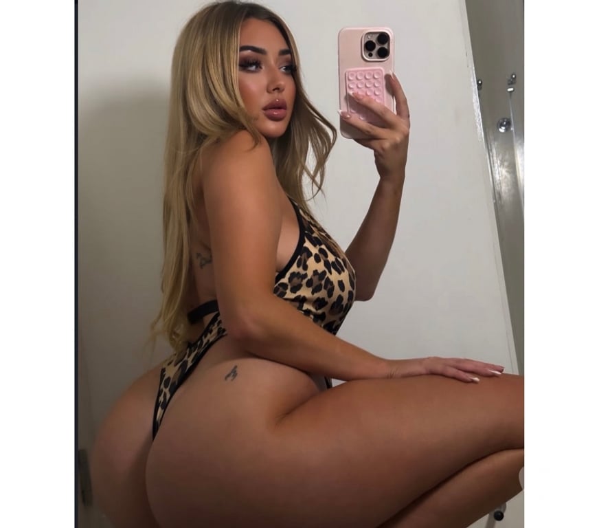 Escorts Greater Manchester Manchester - Photos for SELENA NEW IN YOUR TONW