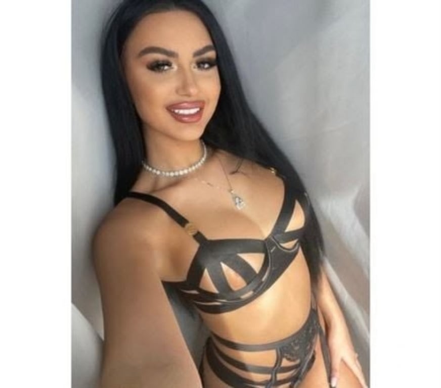 Escorts Leicestershire Leicester - Photos for Now brunet girl In city centre