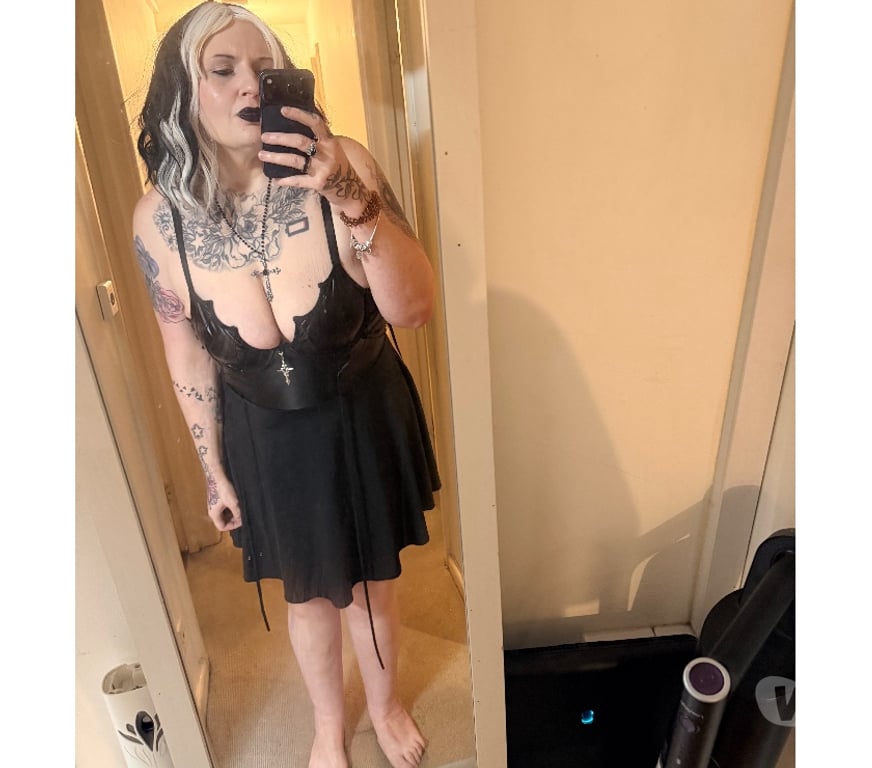 Escorts Somerset Bath and North East Somerset - Photos for British Born Babe, Curvy, Inked MILF, Nice Naughty Paradox