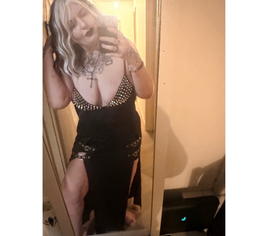 Escorts Somerset Bath and North East Somerset - Photos for British Born Babe, Curvy, Inked MILF, Nice Naughty Paradox
