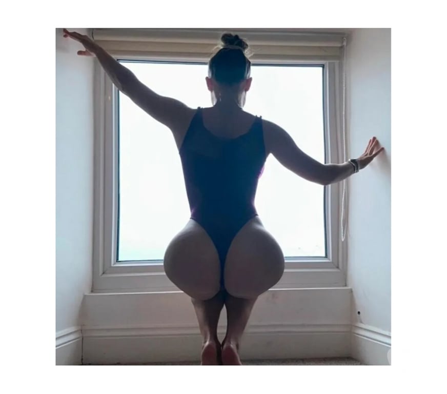 Escorts Greater Manchester Wigan - Photos for 🥂 LUCIENNE — UNDERSTATED LUXURY, NATURAL GRACE
