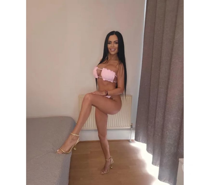 Escorts Lancashire Blackburn with Darwen - Photos for 💎 ALEXANDRA — A TOUCH OF TIMELESS CLASS