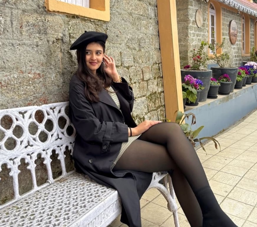 Escorts East London Redbridge - Photos for Articulate and Poised Indian Companion in the area.