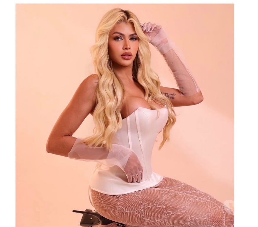 Trans Escorts East London London City Airport - DLR Station - East London - Photos for Perfect Trans First Time Here