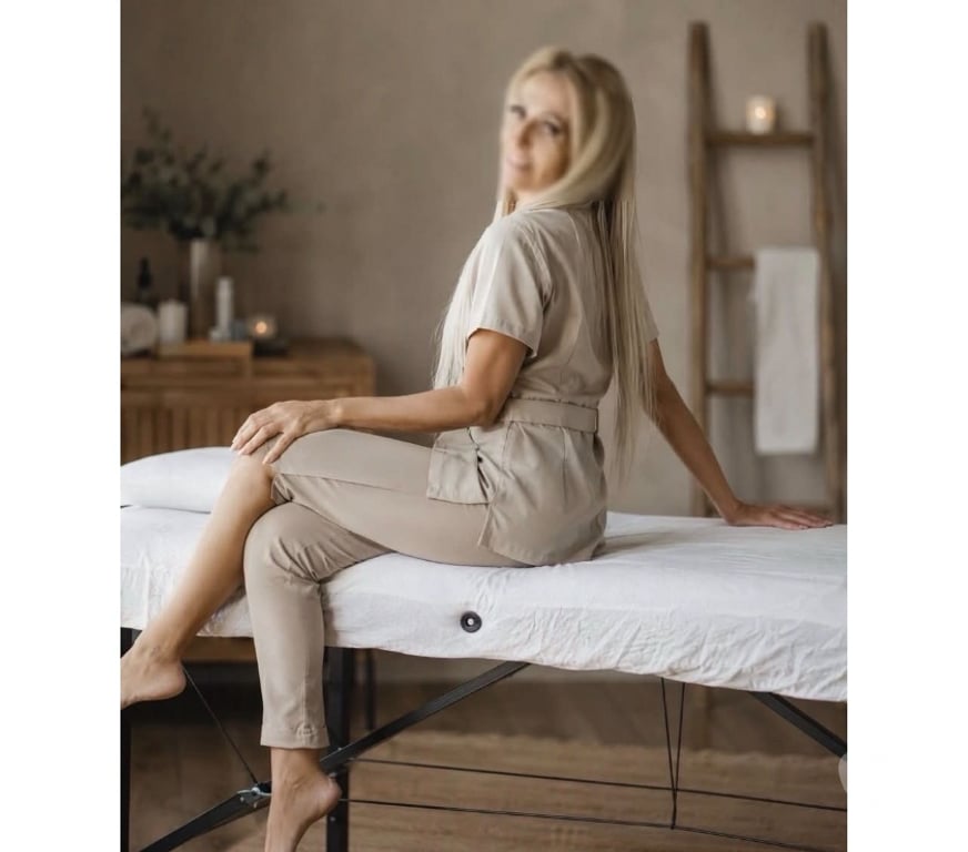 Escorts West Midlands Birmingham - Photos for Lomi Massage Lady!Please send me a message I work a lot, s