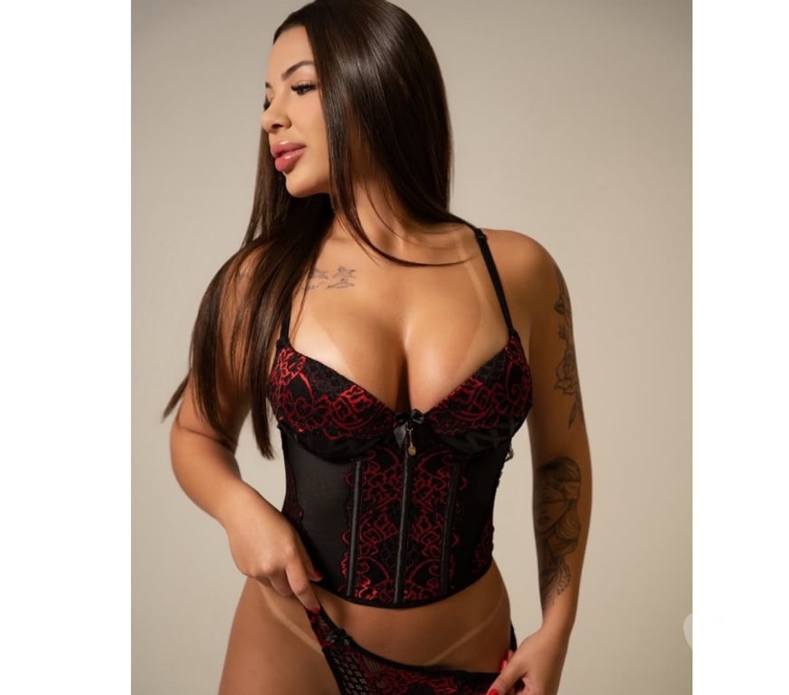 Escorts Peterborough Peterborough City Centre - Peterborough - Photos for Camila brazilian too hot to handle🇧🇷🔥