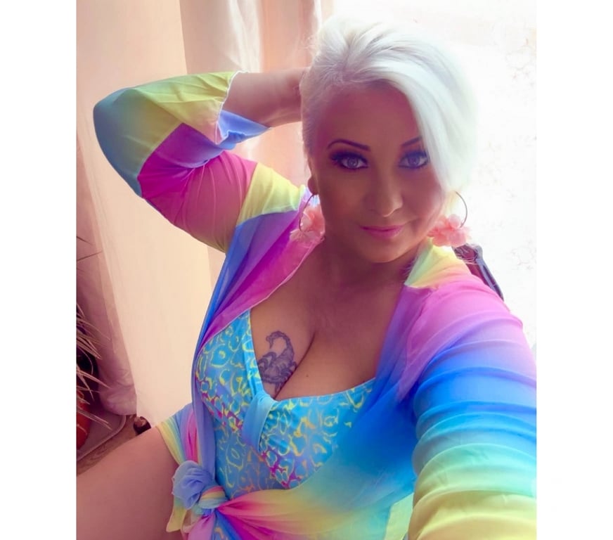 Escorts Barking and Dagenham Barking - Barking and Dagenham - Photos for AMANDA HORNY MILF BIG NATURAL BOOBS RELAX KISS 💋