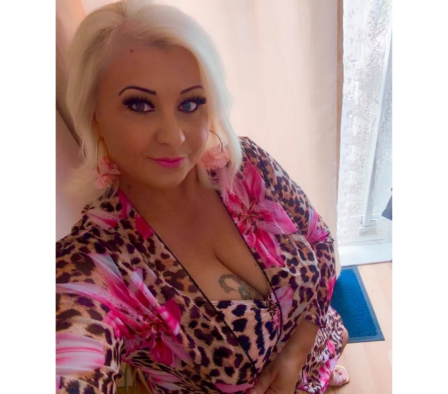 Escorts Barking and Dagenham Barking - Barking and Dagenham - Photos for AMANDA HORNY MILF BIG NATURAL BOOBS RELAX KISS 💋