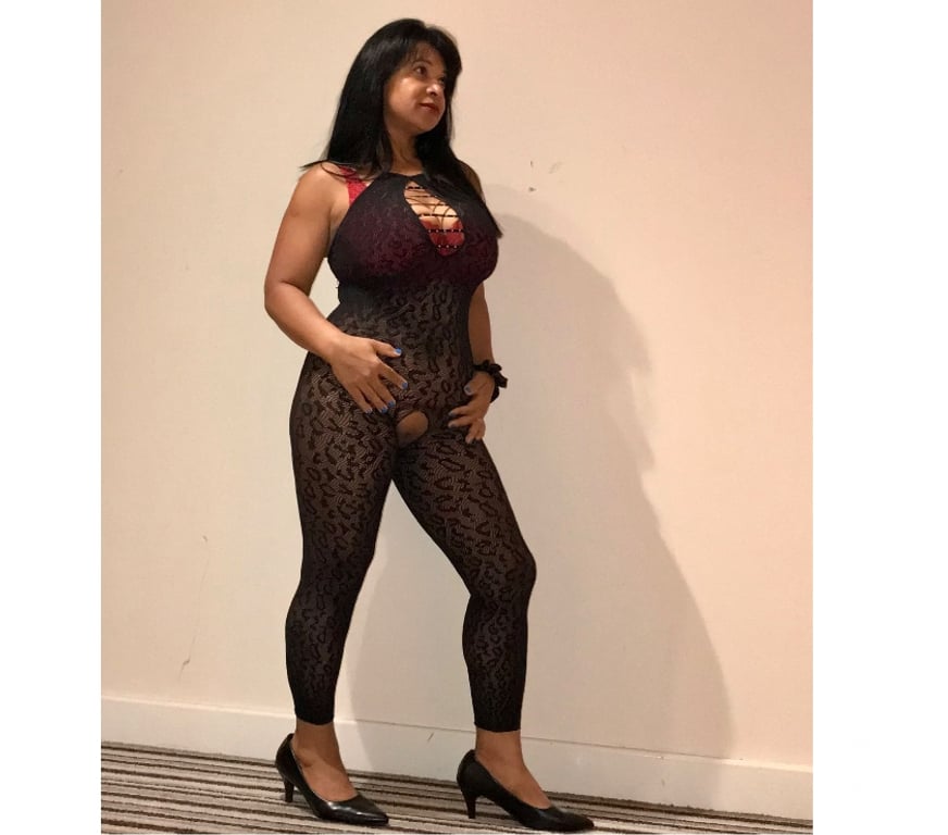Escorts West Midlands Dudley - Photos for PAMELA BRAZILIAN HOT MILF PICS REAL CURVY N
