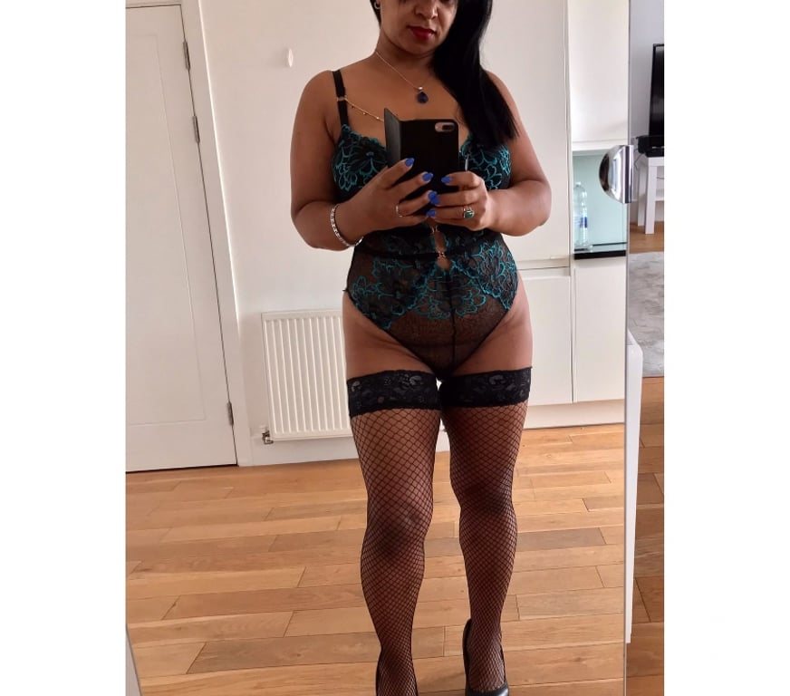Escorts West Midlands Dudley - Photos for PAMELA BRAZILIAN HOT MILF PICS REAL CURVY N