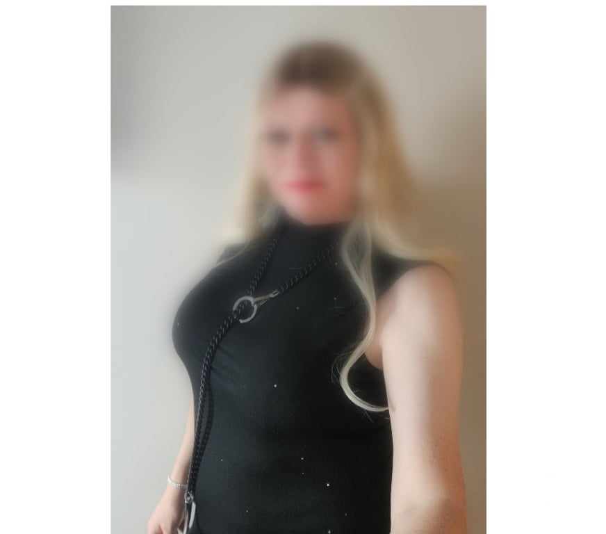 Escorts Kent Medway - Kent - Photos for Mature Smooth Curvy TV (Trans), kind, caring & sub xx