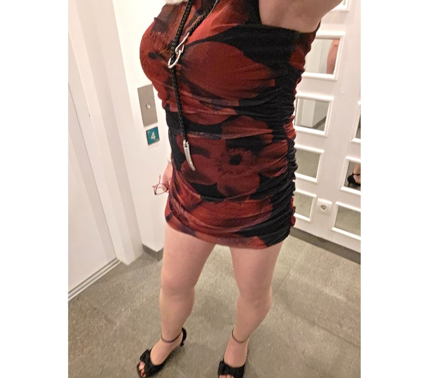 Escorts Kent Medway - Kent - Photos for Mature Smooth Curvy TV (Trans), kind, caring & sub xx