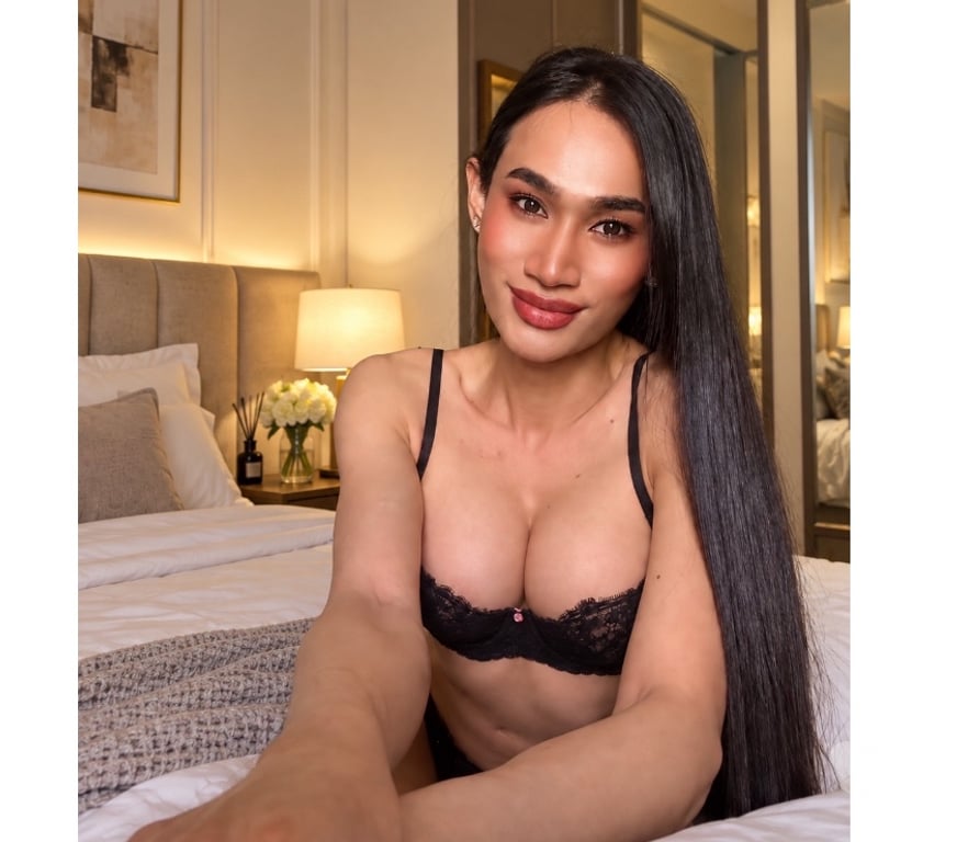 Escorts Tyne and Wear Gateshead - Photos for Thai TS, with something below, same person in picture 