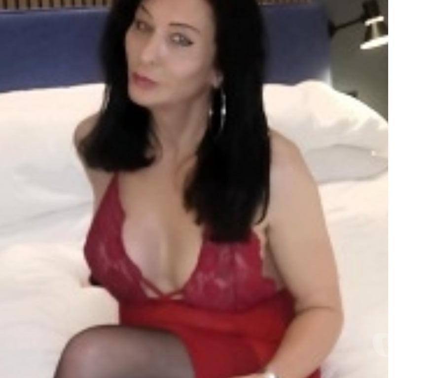 Trans Escorts West Yorkshire Leeds - Photos for Mature English ts Celine Busty 55 .Real Boobs