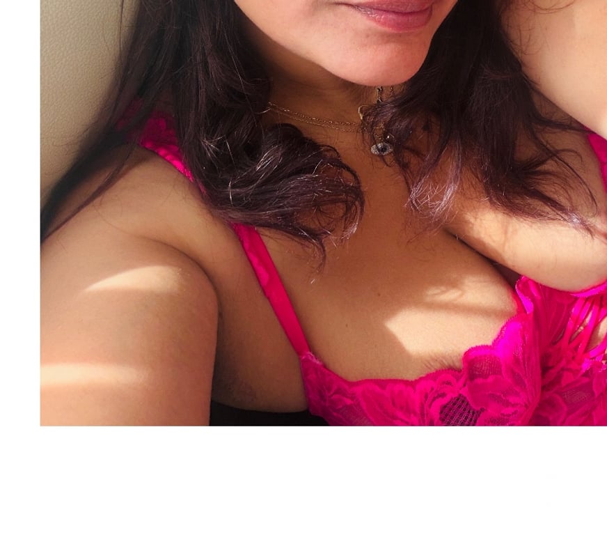 Escorts Surrey Elmbridge - Photos for Young Classy Genuine INDIAN Lady ❤️❤️❤️🥰