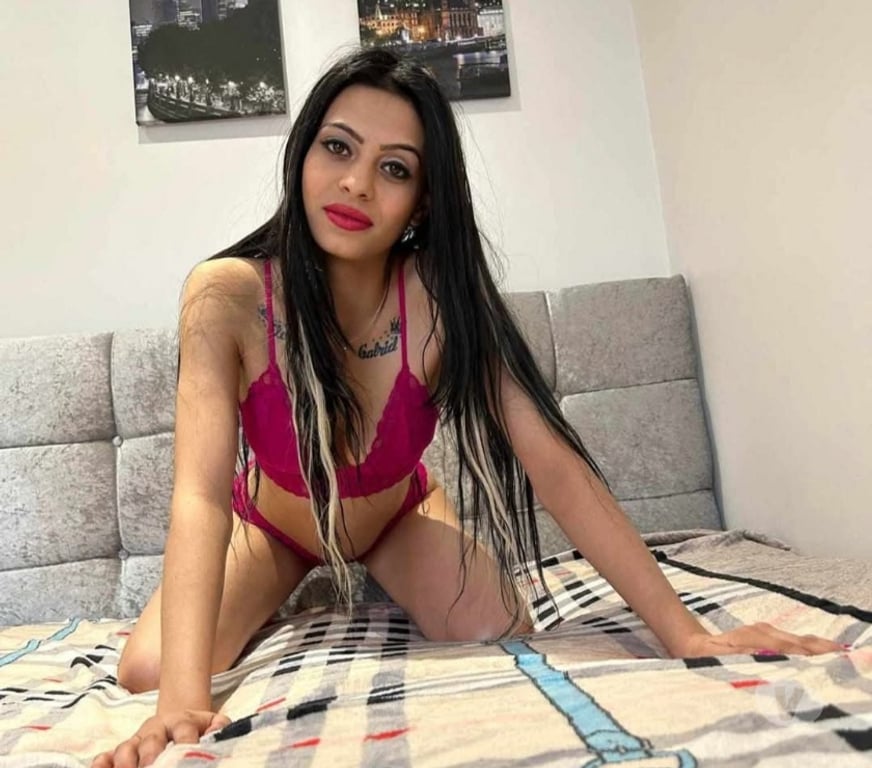 Escorts North West London Willesden Junction Station - North West London - Photos for Elly?love party girl clean and sensual