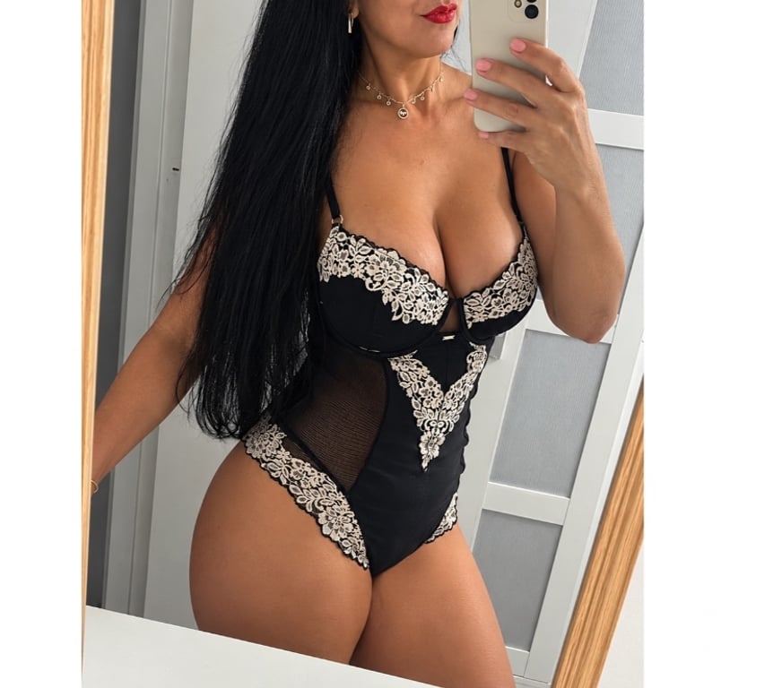 Escorts South East London Croydon - Photos for BRUNA 🔥Experienced, big boobs and butt, party girl.