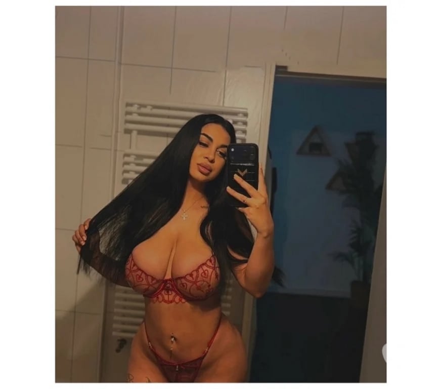 Escorts West Yorkshire Kirklees - Photos for Party gril not rush TILL LATER😘